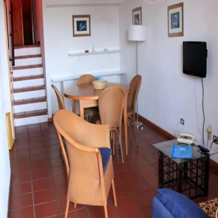 アパート 3-person Relaxing In Sardinia