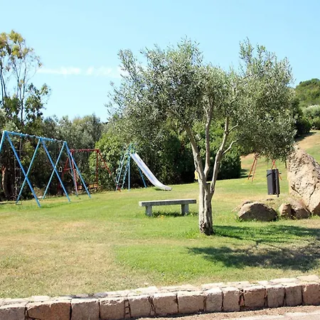 3-person Relaxing In Sardinia アパート カンニジョネ